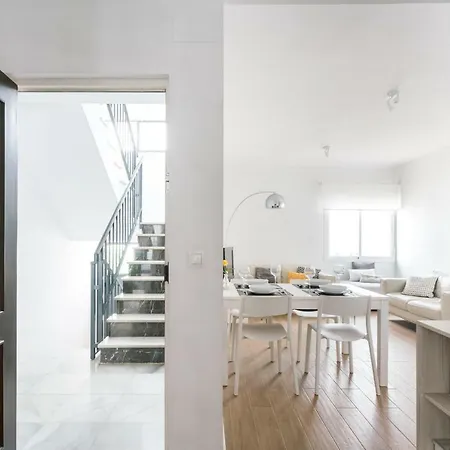 Triana 3 Bedrooms & 2 Bath Parking Included Appartement Séville