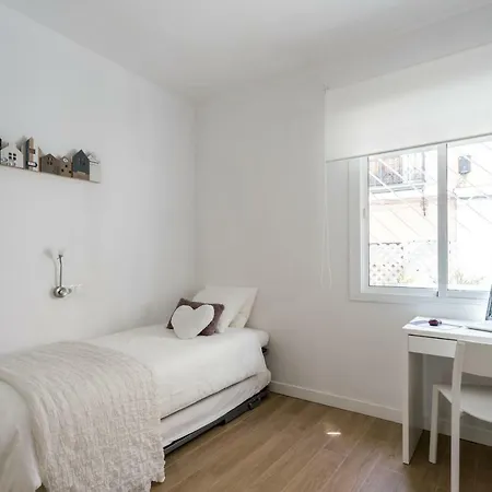 Triana 3 Bedrooms & 2 Bath Parking Included Appartement Séville