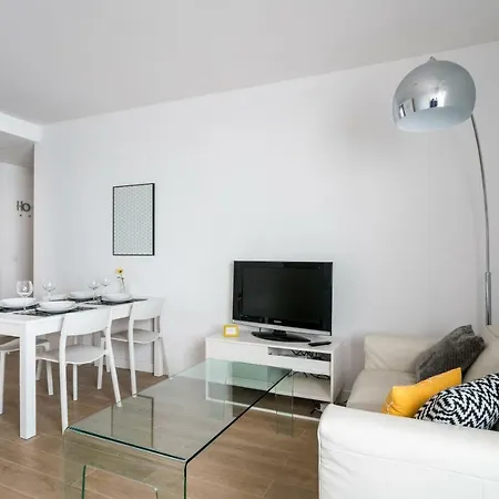 Triana 3 Bedrooms & 2 Bath Parking Included * Séville