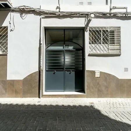Triana 3 Bedrooms & 2 Bath Parking Included Appartement *