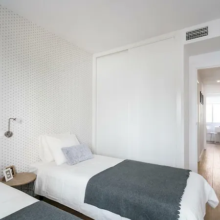 Triana 3 Bedrooms & 2 Bath Parking Included Appartement