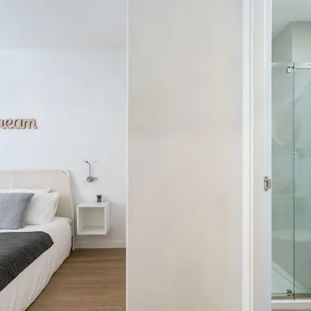 Triana 3 Bedrooms & 2 Bath Parking Included Appartement Séville