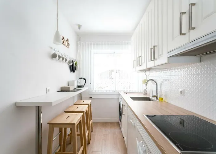 Triana 3 Bedrooms & 2 Bath Parking Included 아파트