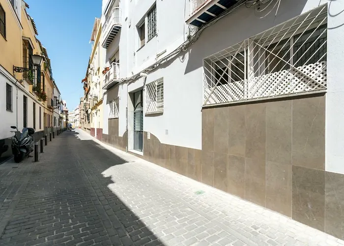 Triana 3 Bedrooms & 2 Bath Parking Included 아파트 *
