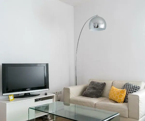 Triana 3 Bedrooms & 2 Bath Parking Included 아파트 세비야