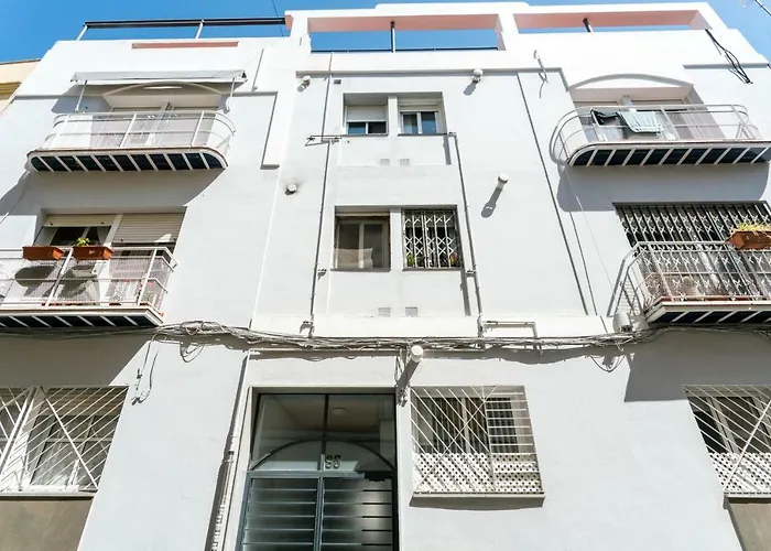 아파트 Triana 3 Bedrooms & 2 Bath Parking Included *