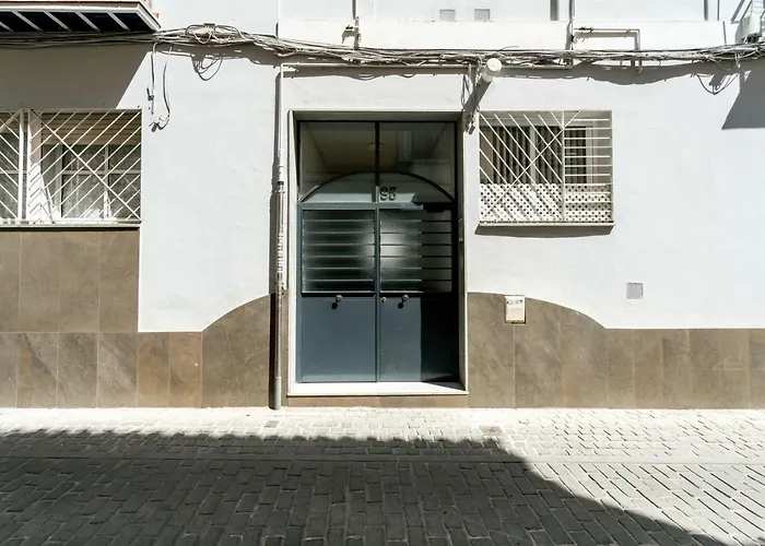 Triana 3 Bedrooms & 2 Bath Parking Included 아파트 *