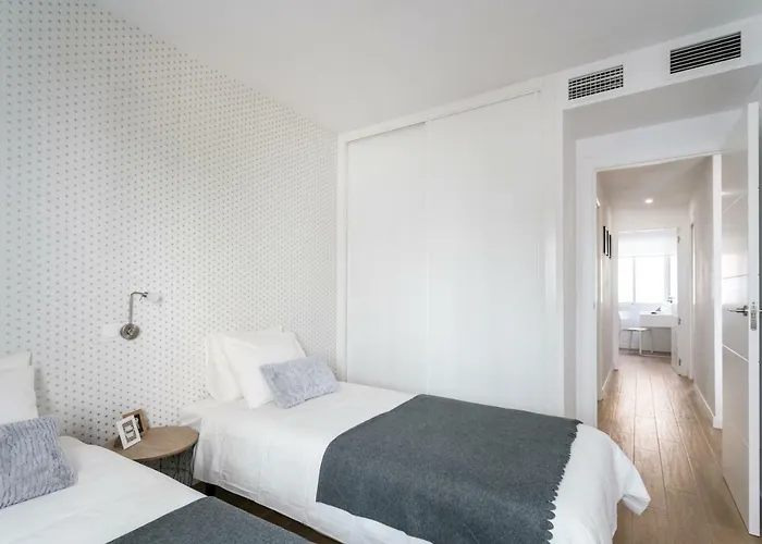 Triana 3 Bedrooms & 2 Bath Parking Included 아파트