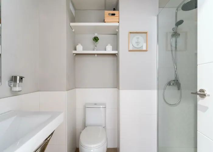 아파트 Triana 3 Bedrooms & 2 Bath Parking Included 세비야
